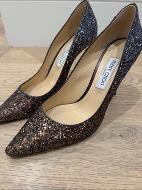 Jimmy Choo Romy Glitter Pumps ✨
Size 41